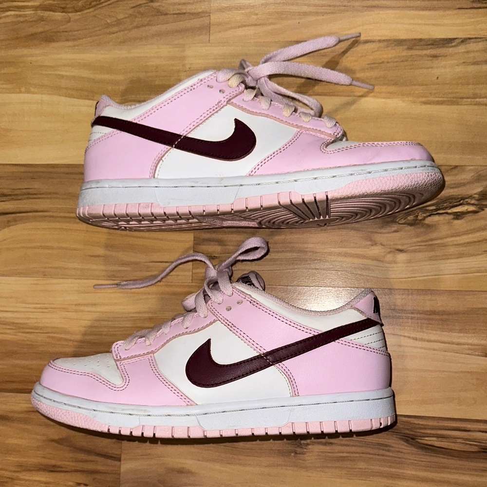 NIKE DUNK LOW (GS) Pink Foam Sneakers
